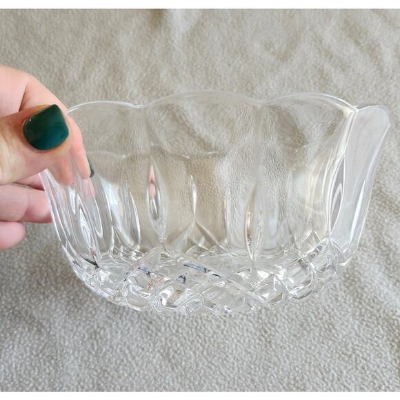 Large Crystal Scalloped Edge BOWL Serving Dish Candy Decor - Picture 3 of 6